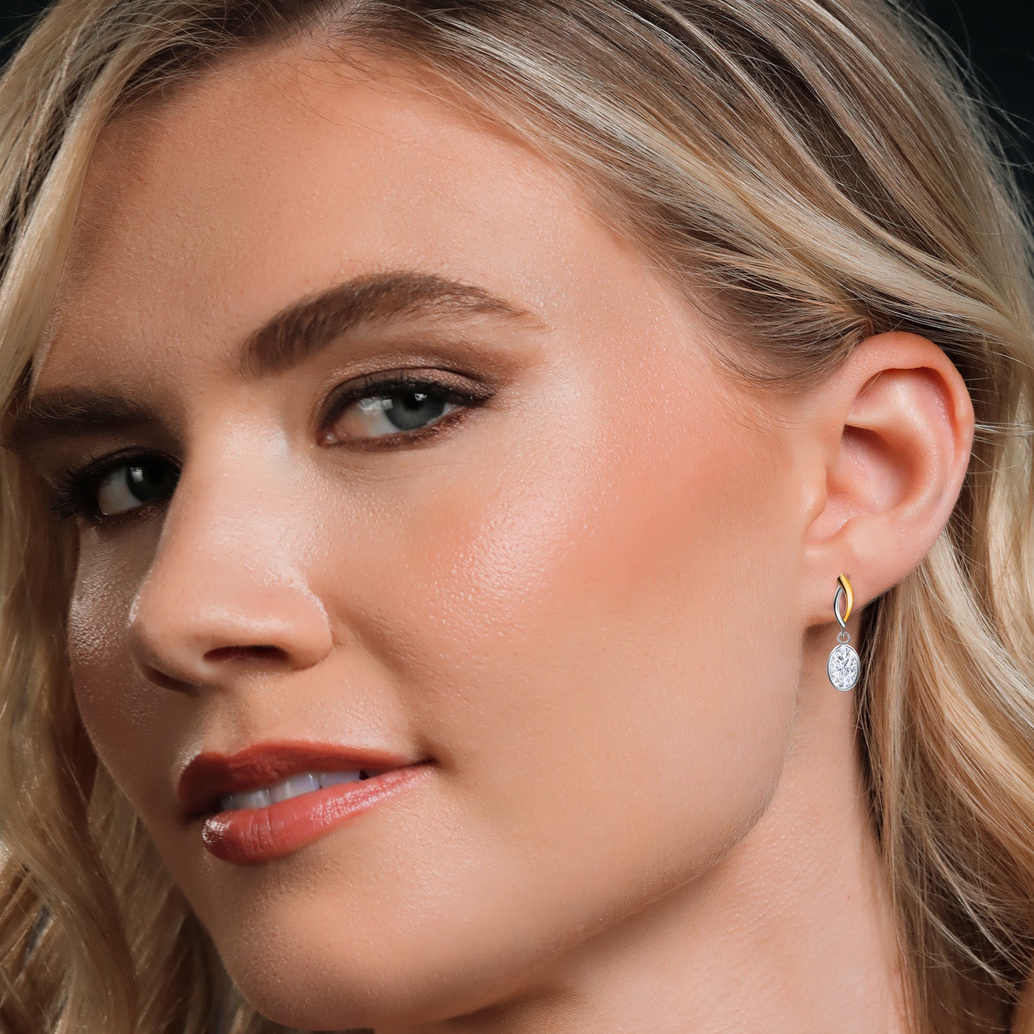 Near Colorless (GH)_Earrings in 925 Sterling Silver and 10K Yellow Gold