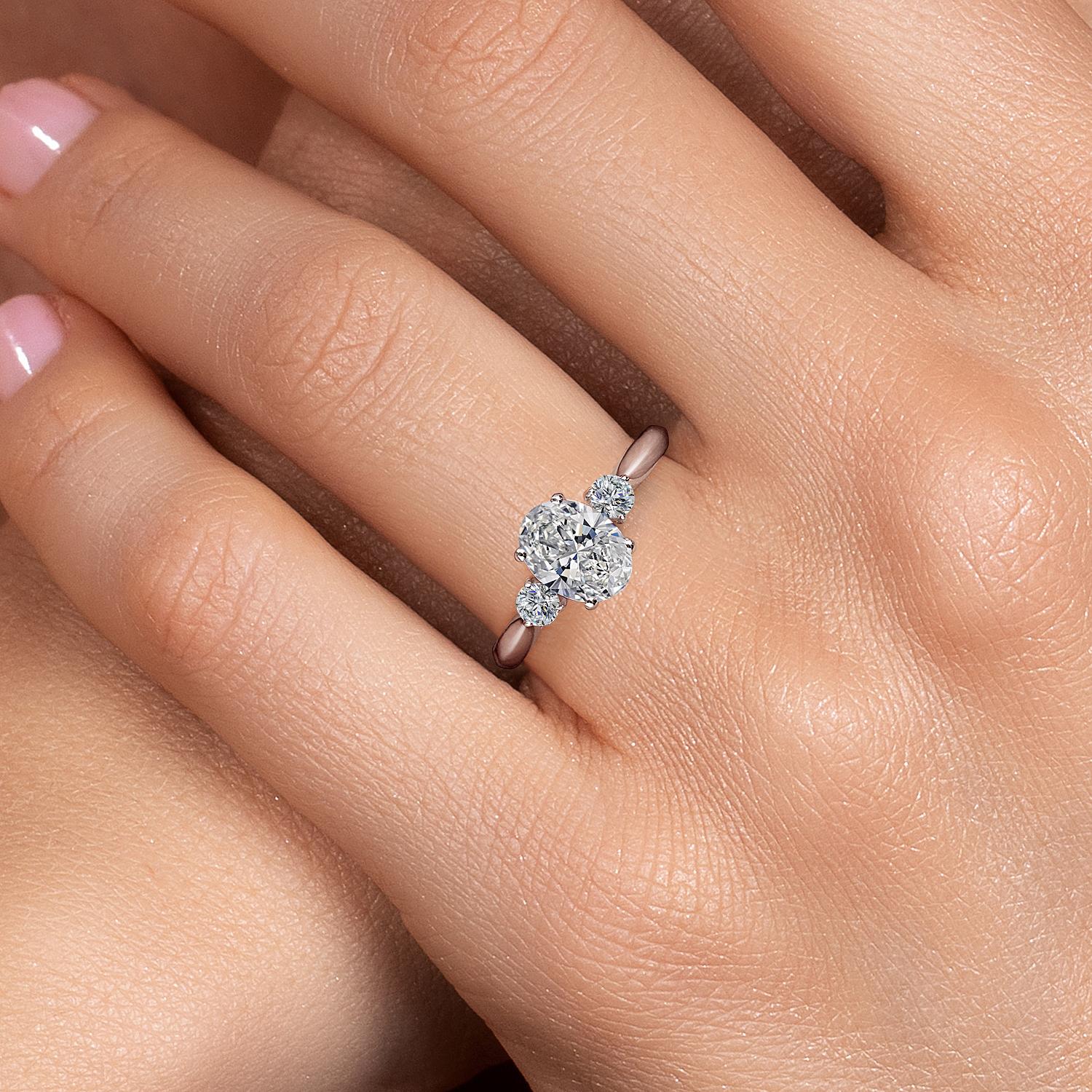 Ring in 10K White Gold