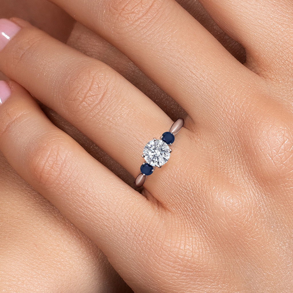 Ring in 10K White Gold