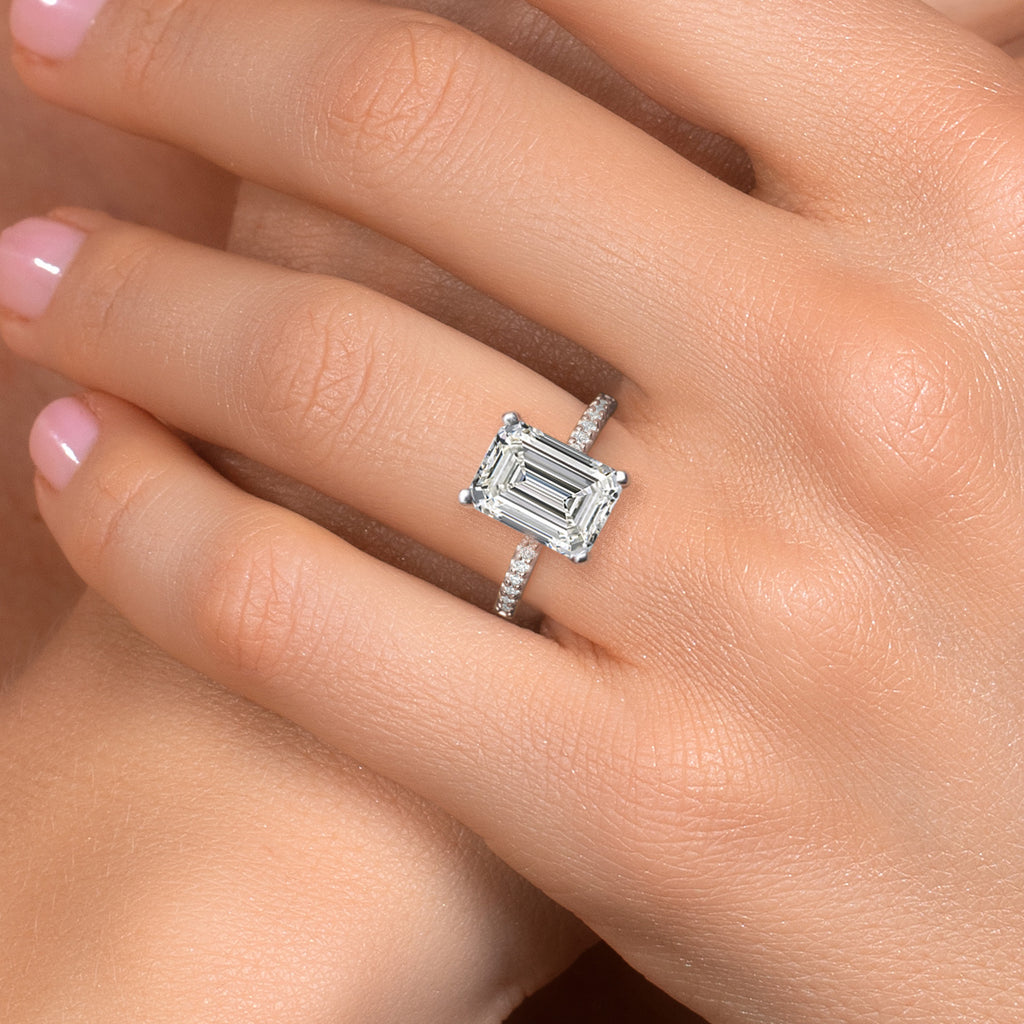 Ring in 14K White Gold