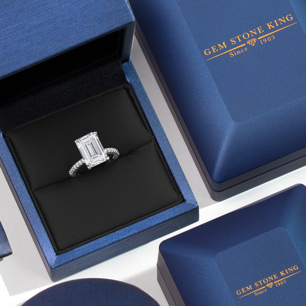 Ring in 14K White Gold