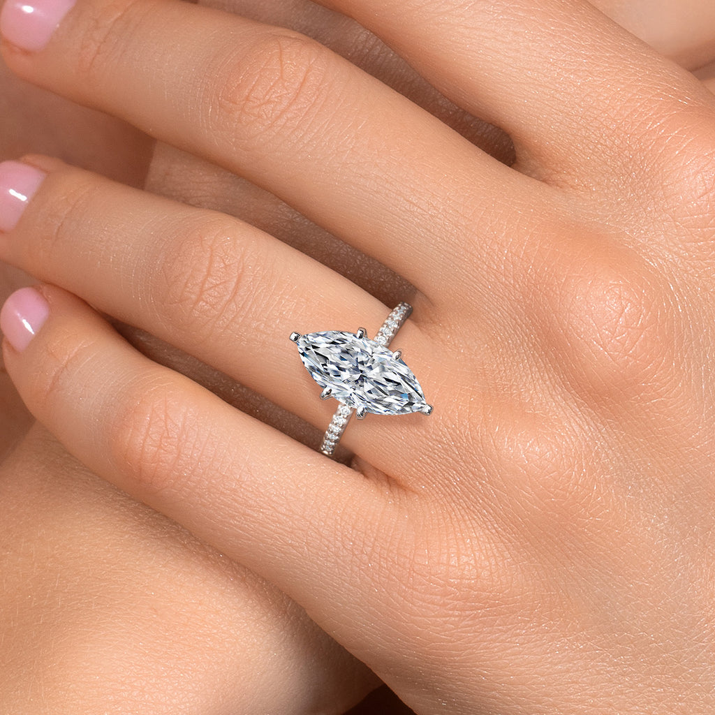 Ring in 14K White Gold