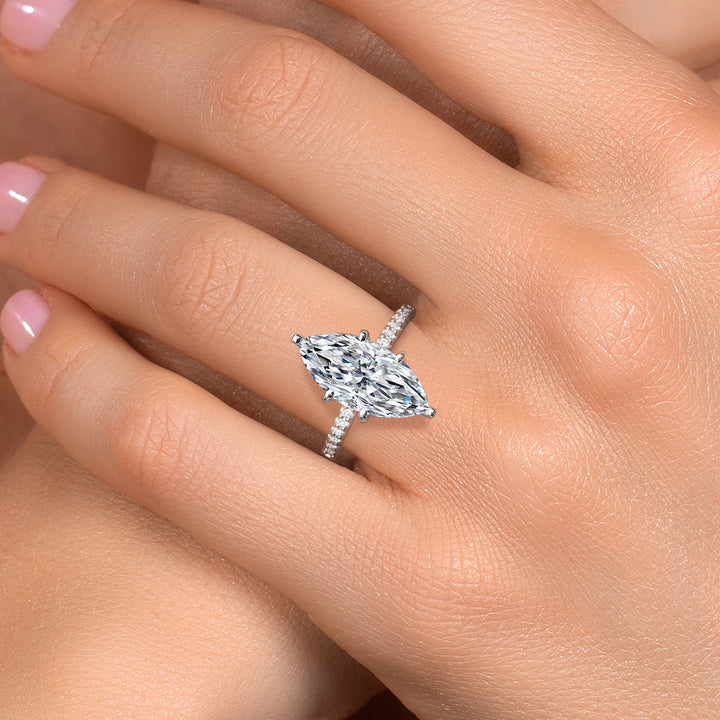 Ring in 14K White Gold