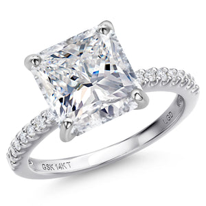 Ring in 14K White Gold