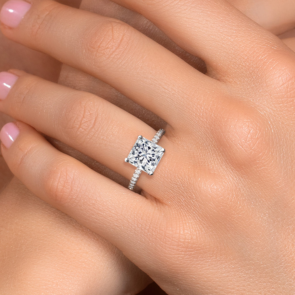 Ring in 14K White Gold