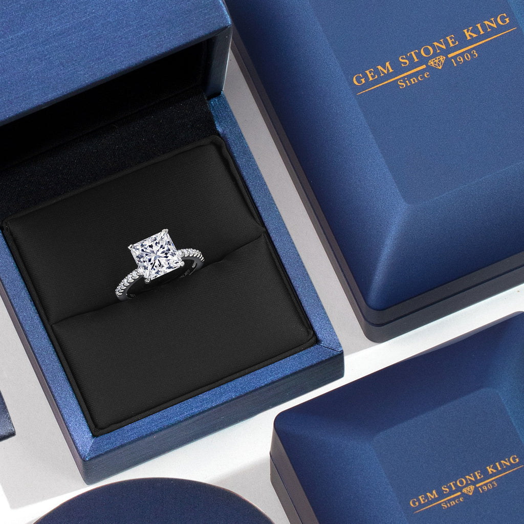 Ring in 14K White Gold
