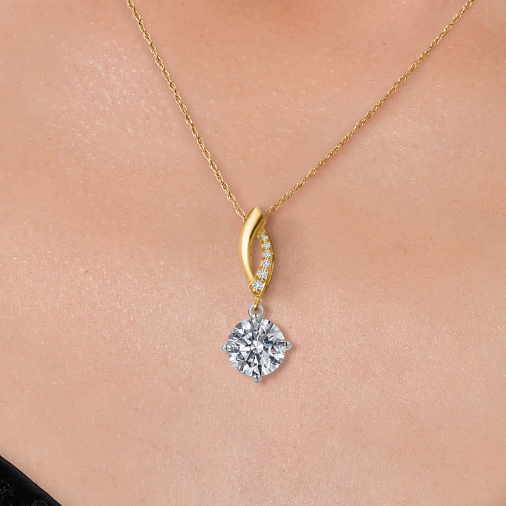 Pendant in 10K Two Tone Gold