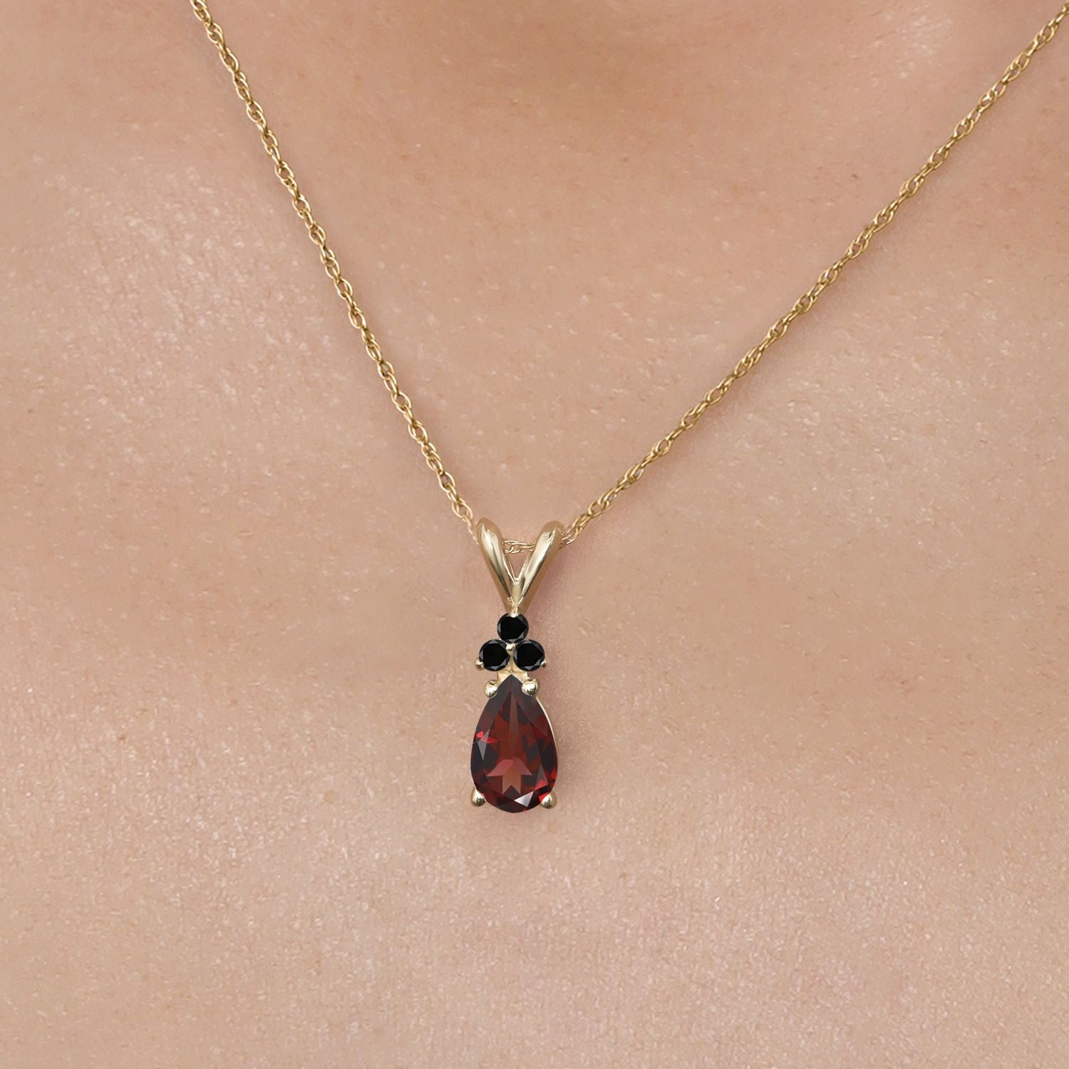 Pendant in 14K Yellow Gold