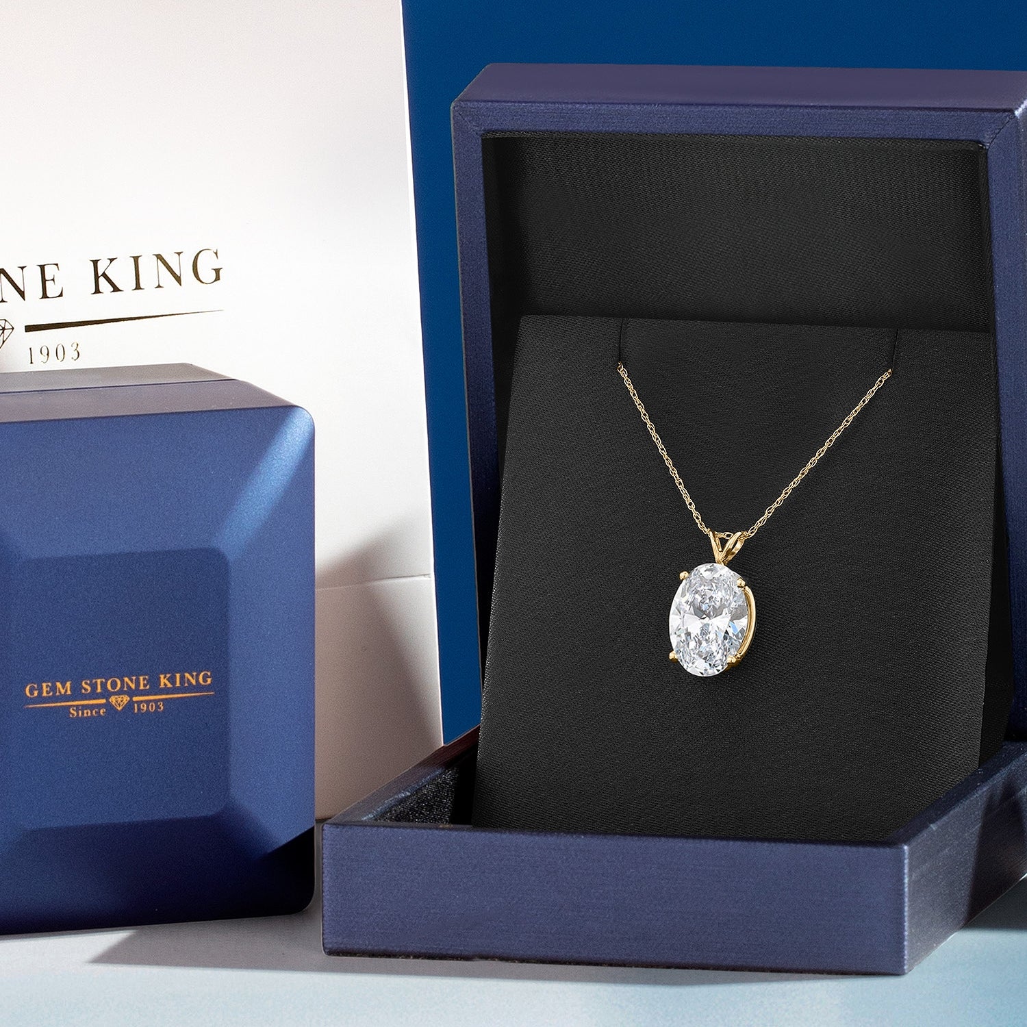 E - F_Pendant in 14K Yellow Gold