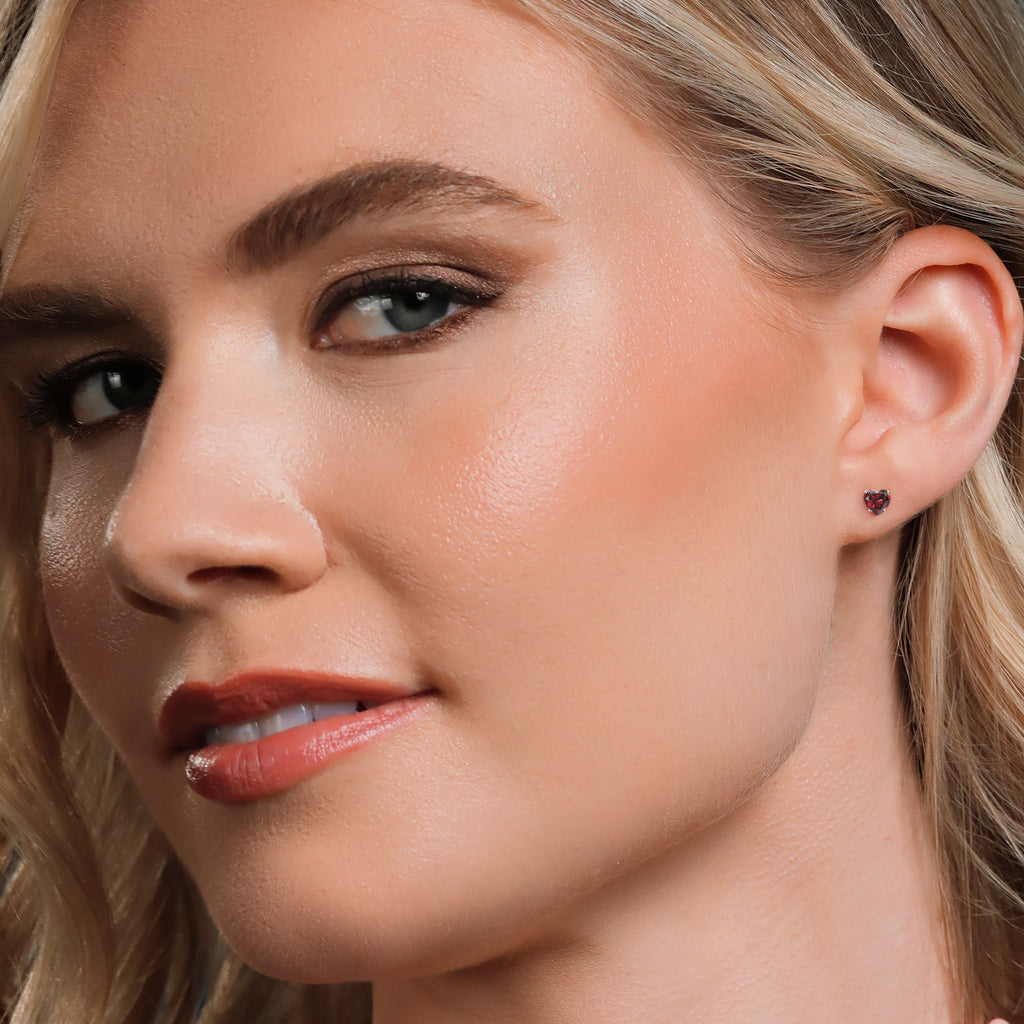 Garnet - January_Earrings in 14K White Gold