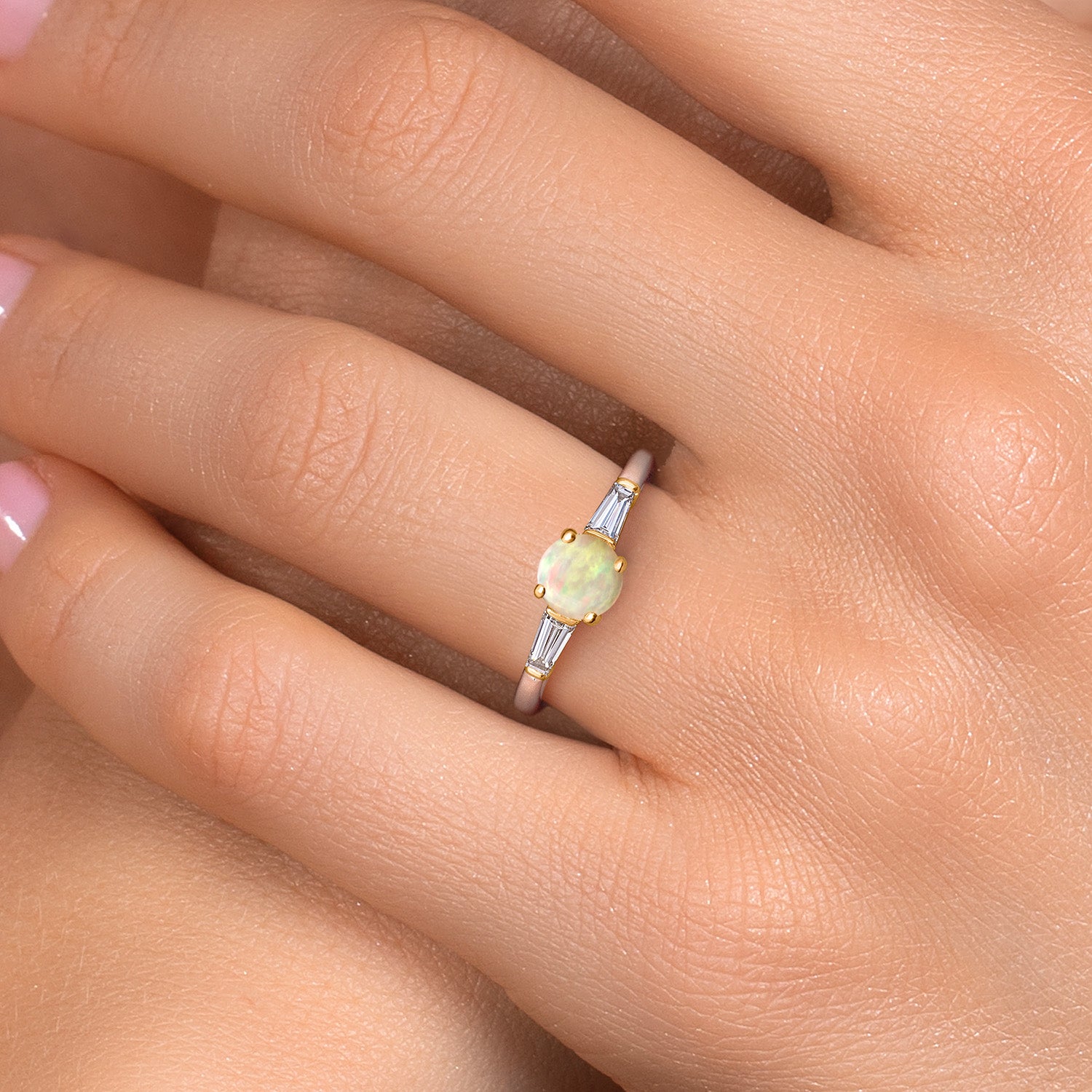 Ethiopian Opal-Cabochon - October_5_Ring in 925 Sterling Silver and 10K Yellow Gold