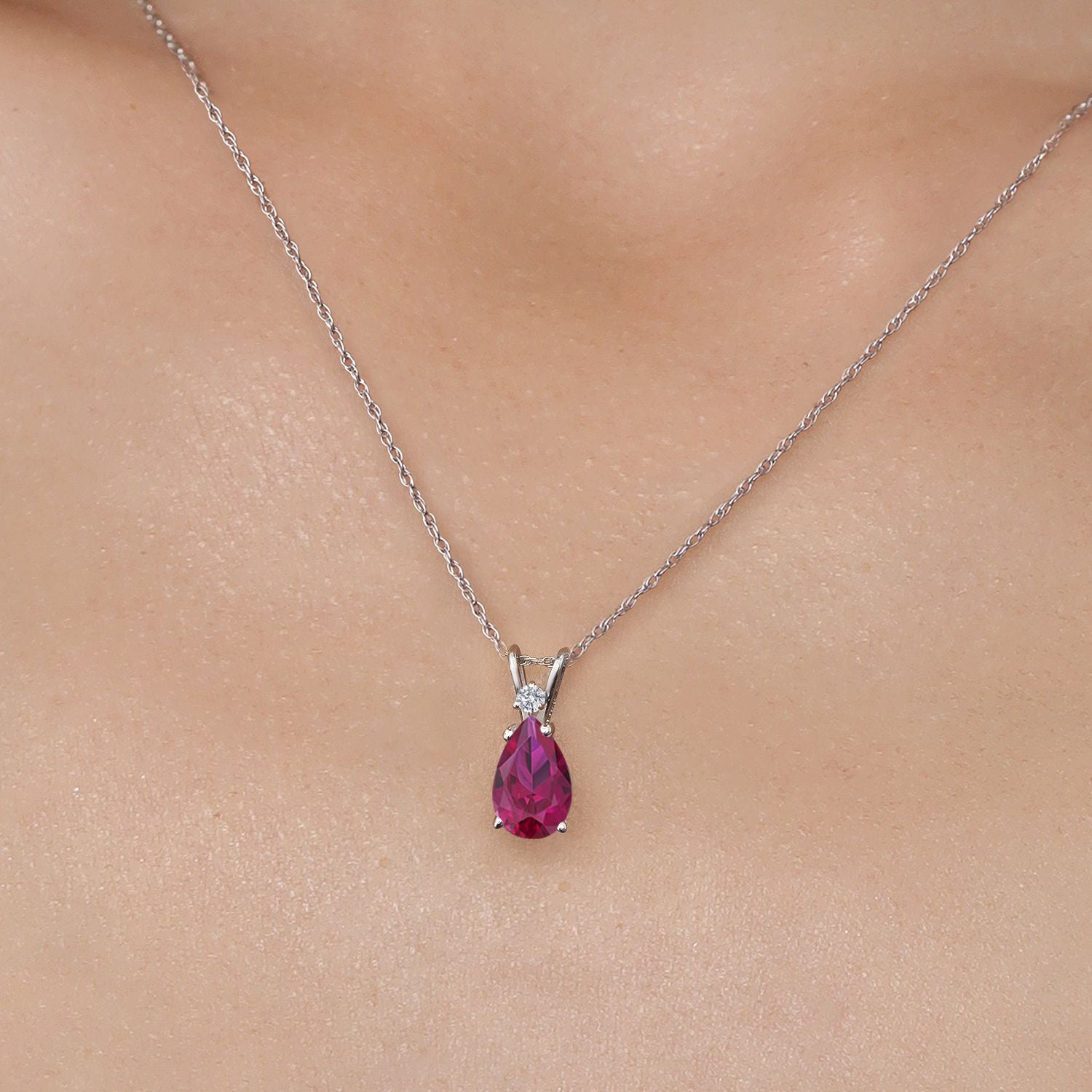 Pendant in 14K White Gold