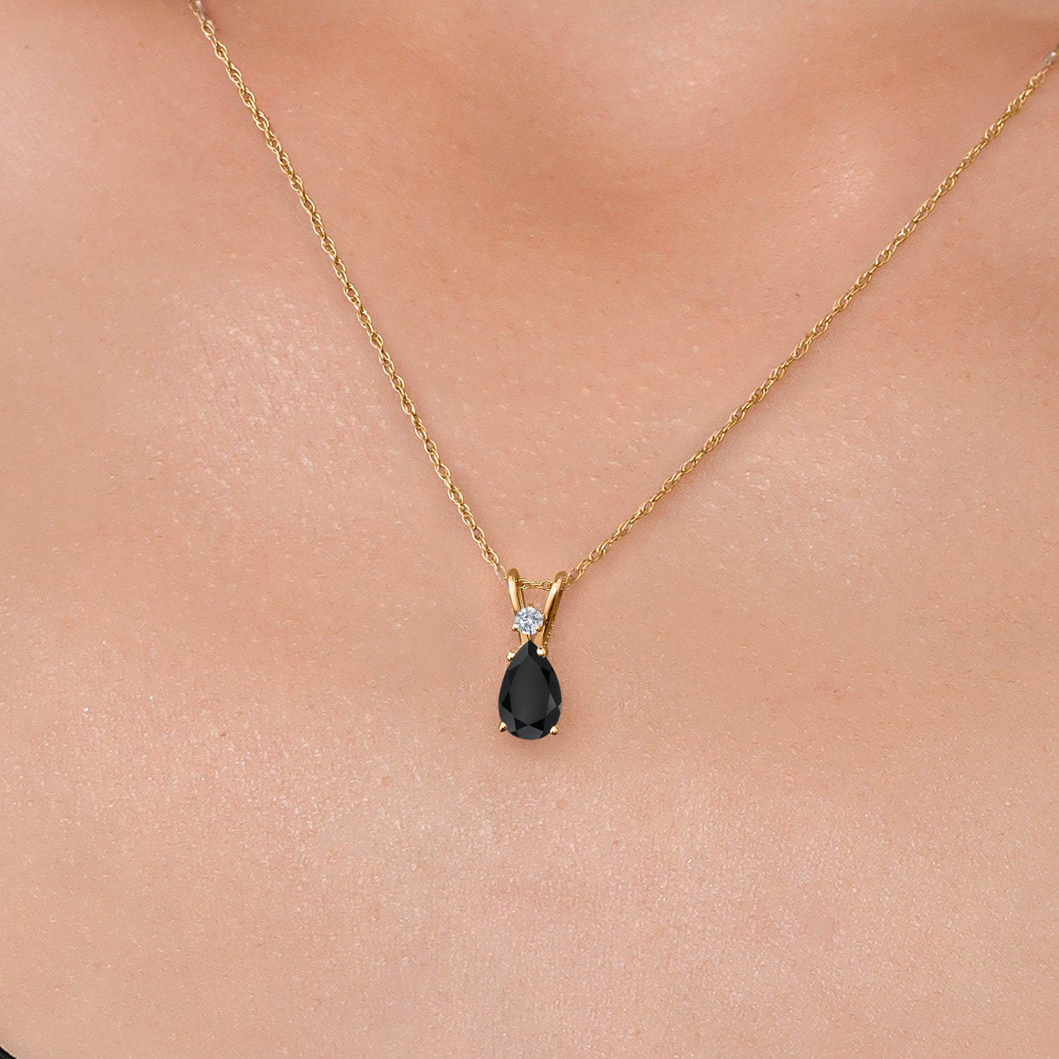 Pendant in 14K Yellow Gold