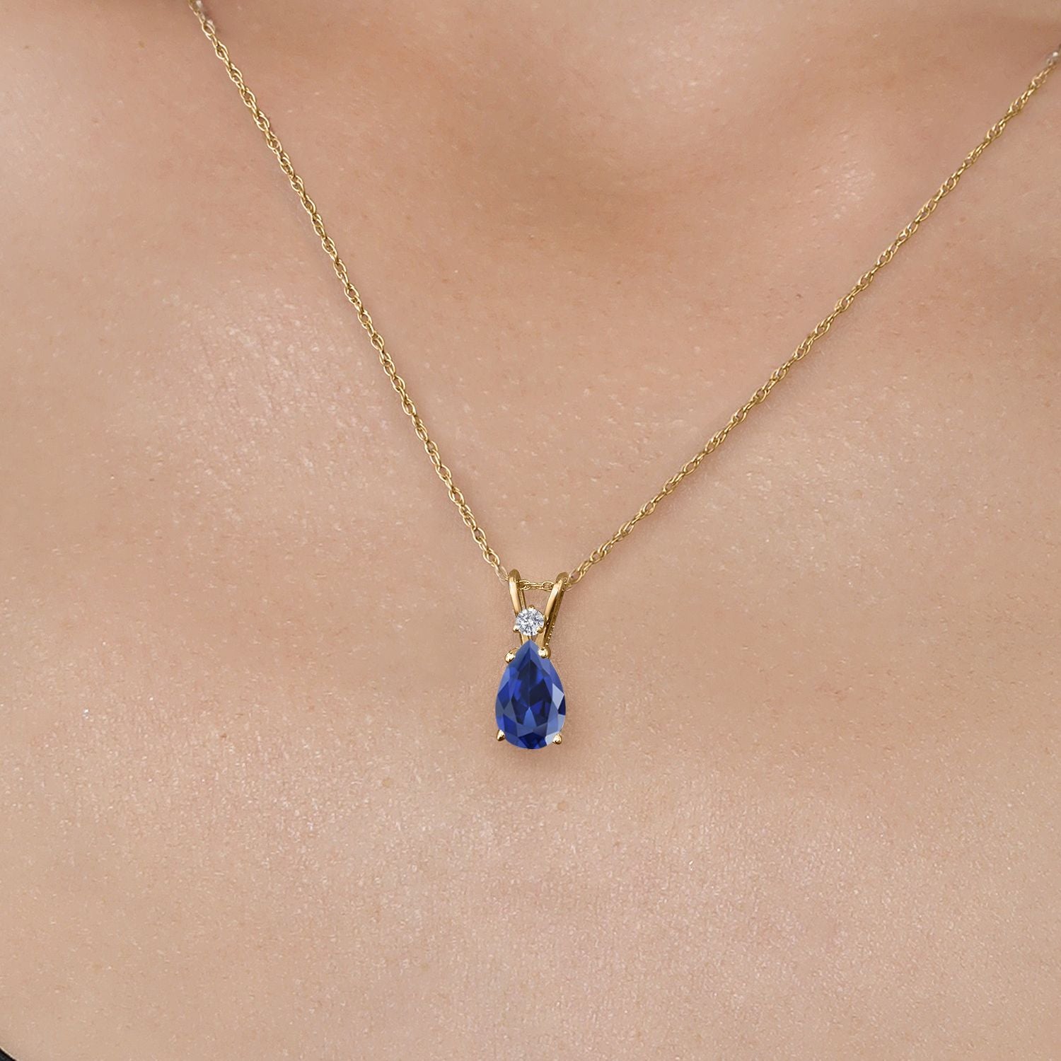 Pendant in 14K Yellow Gold