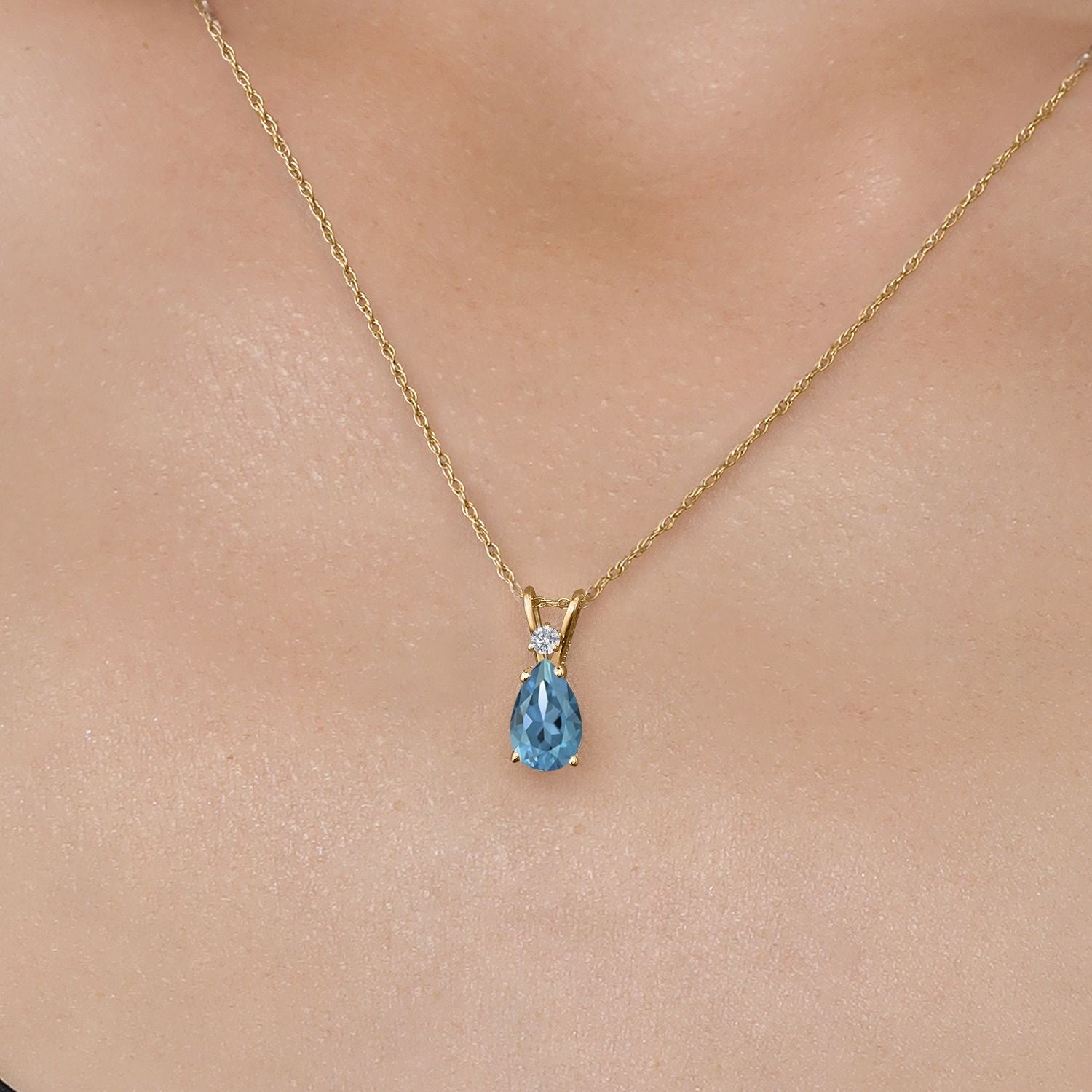 Pendant in 14K Yellow Gold