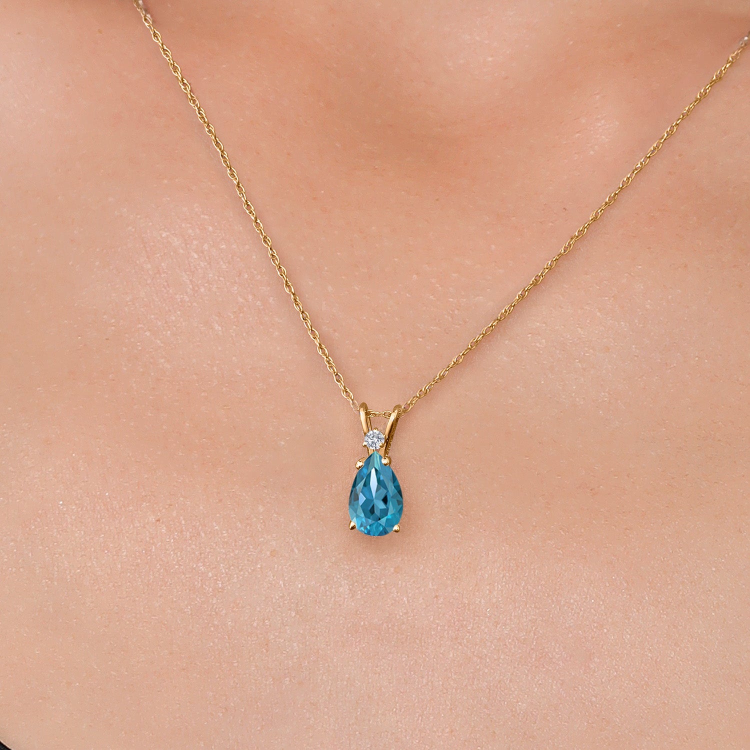Pendant in 14K Yellow Gold