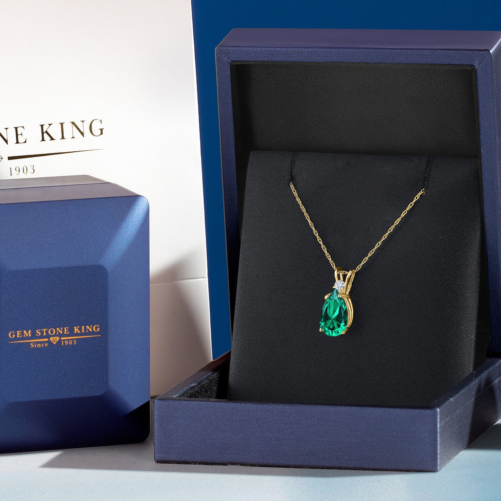 Pendant in 14K Yellow Gold