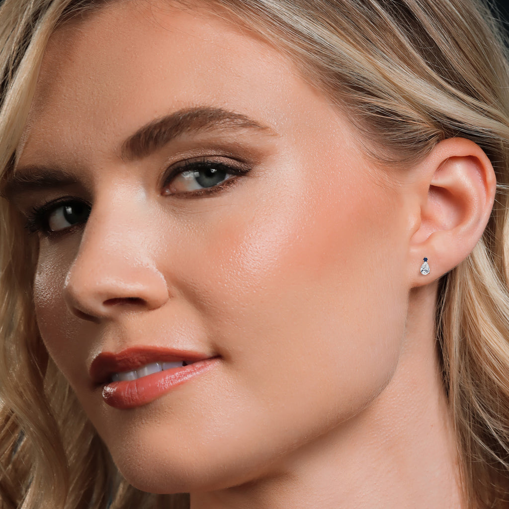 Earrings in 14K White Gold