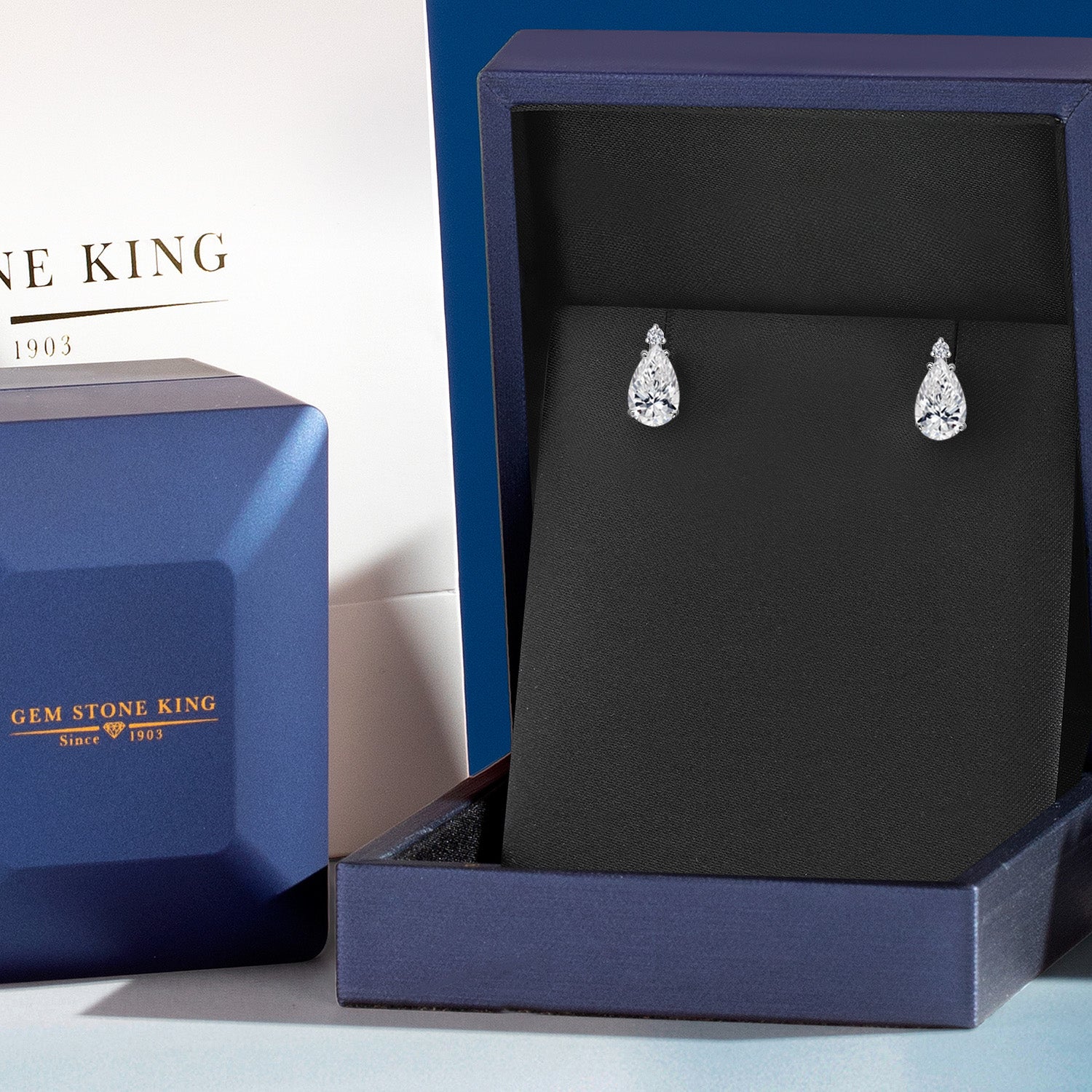 Earrings in 14K White Gold