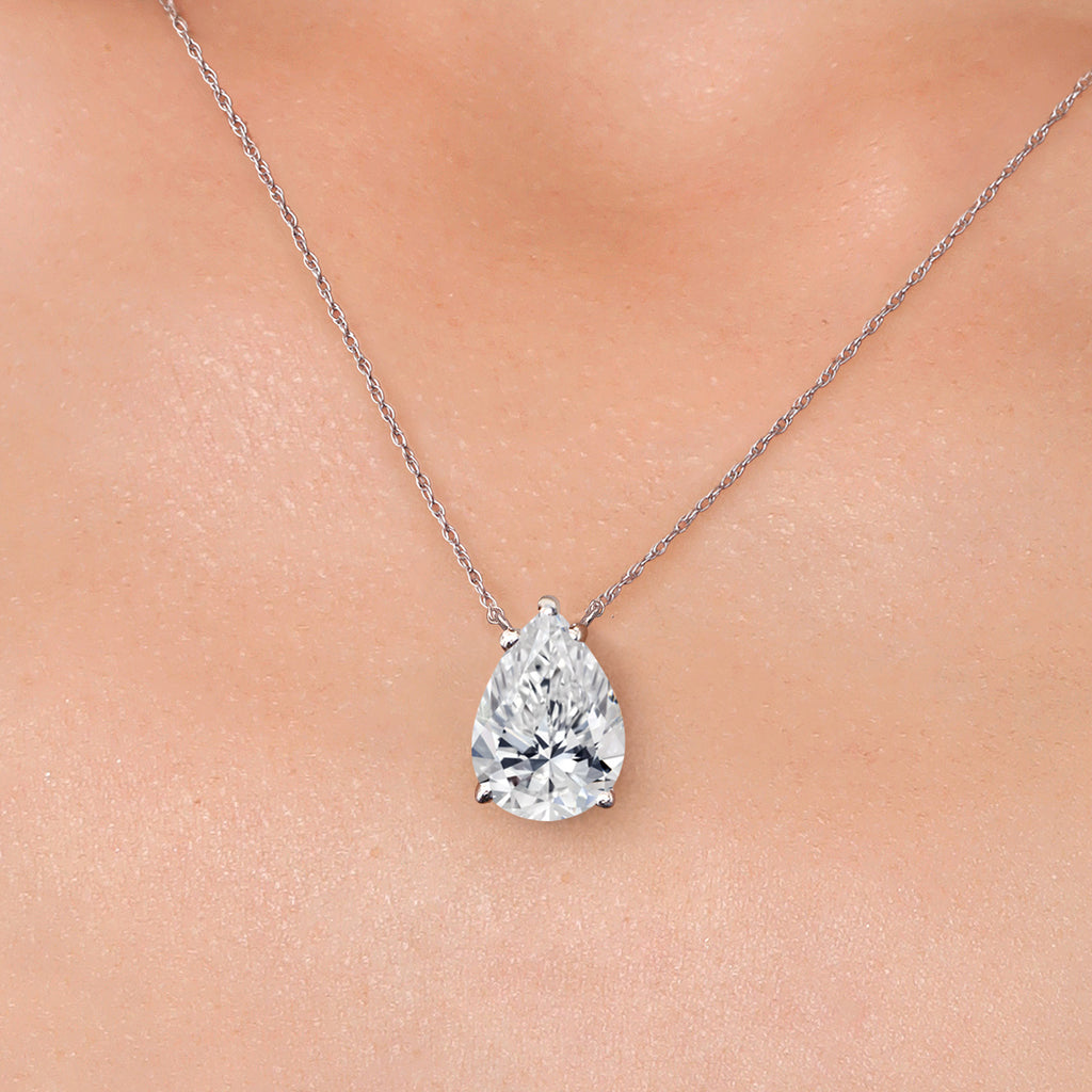 White Gold_5.00_Pendant in White Gold