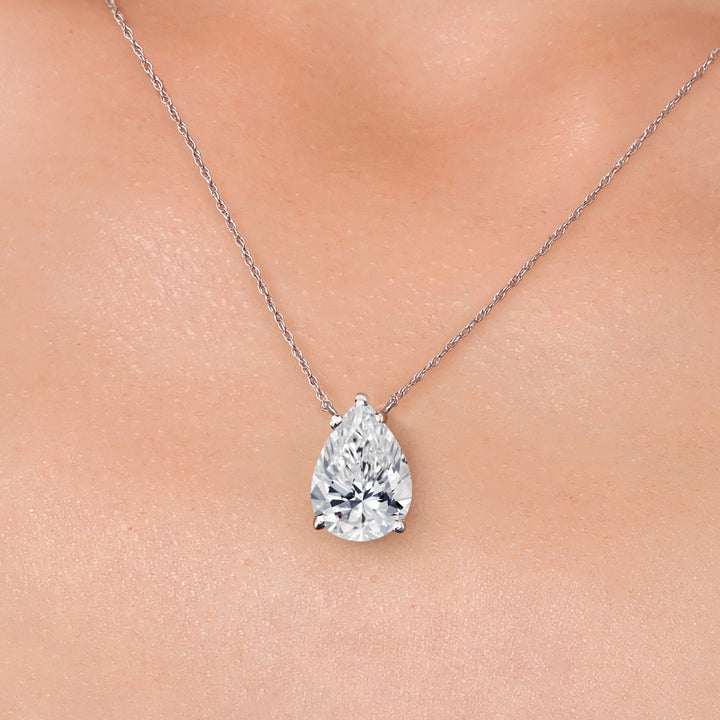 White Gold_5.00_Pendant in White Gold