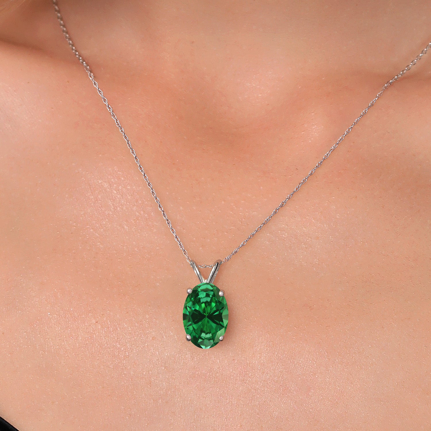 Pendant in 14K White Gold