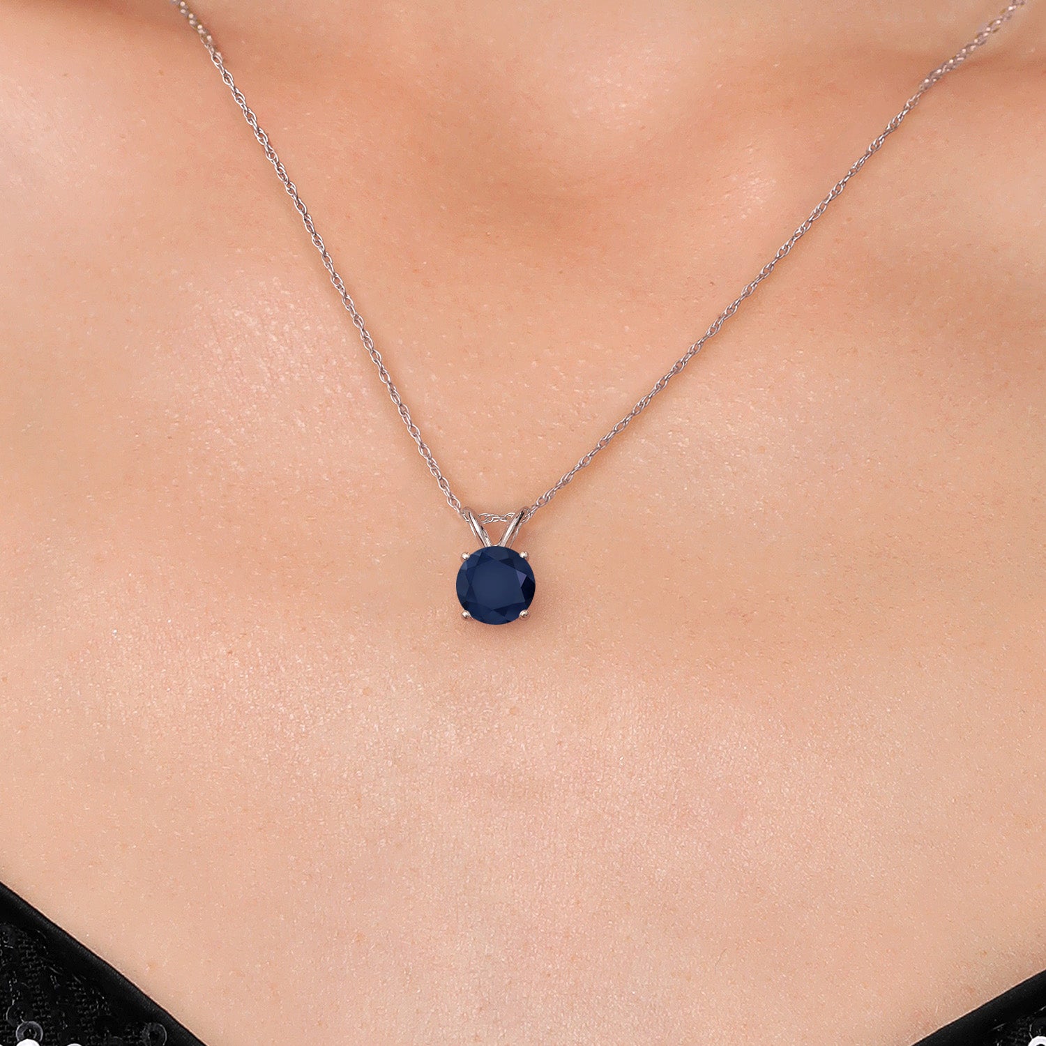 Pendant in 14K White Gold