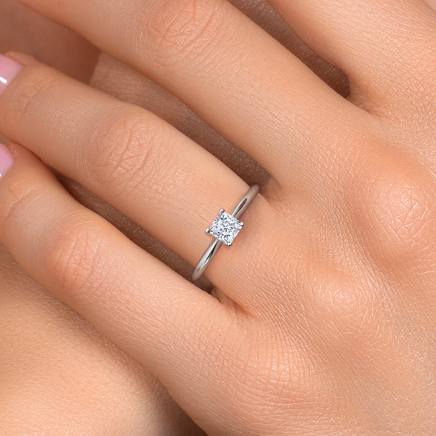 Ring in 14K White Gold