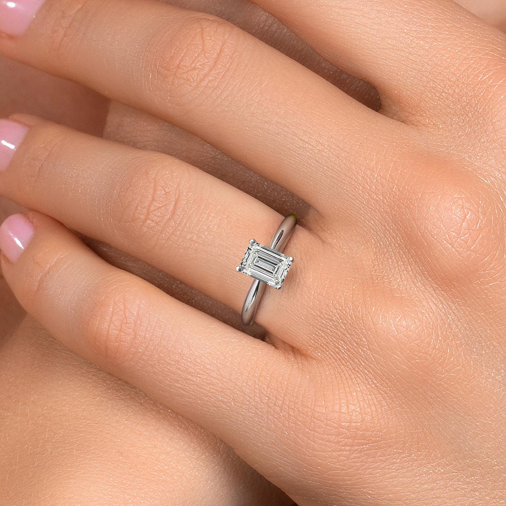 Ring in 14K White Gold