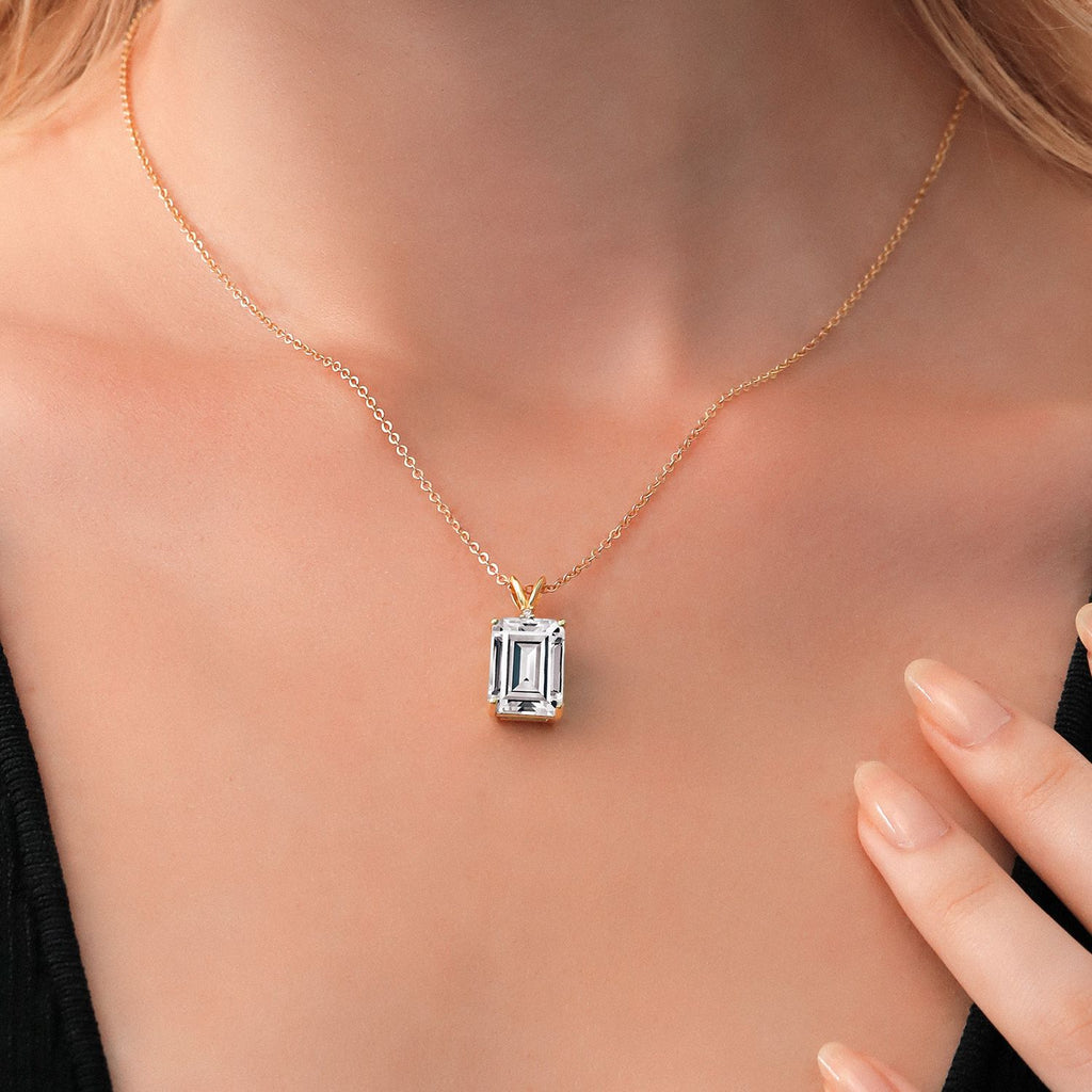 White Zirconia_Pendant in 925 Yellow Gold Plated Silver