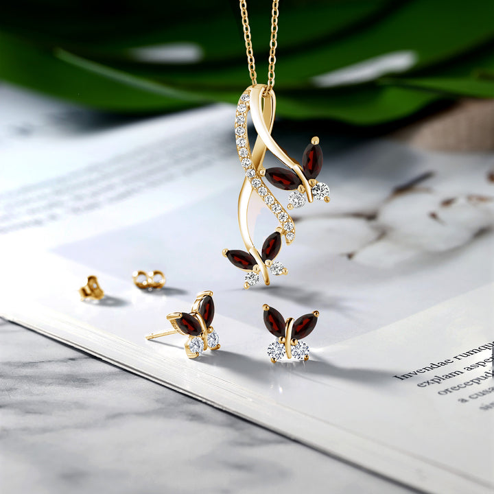 Pendant Earrings Set in 925 Yellow Gold Plated Silver