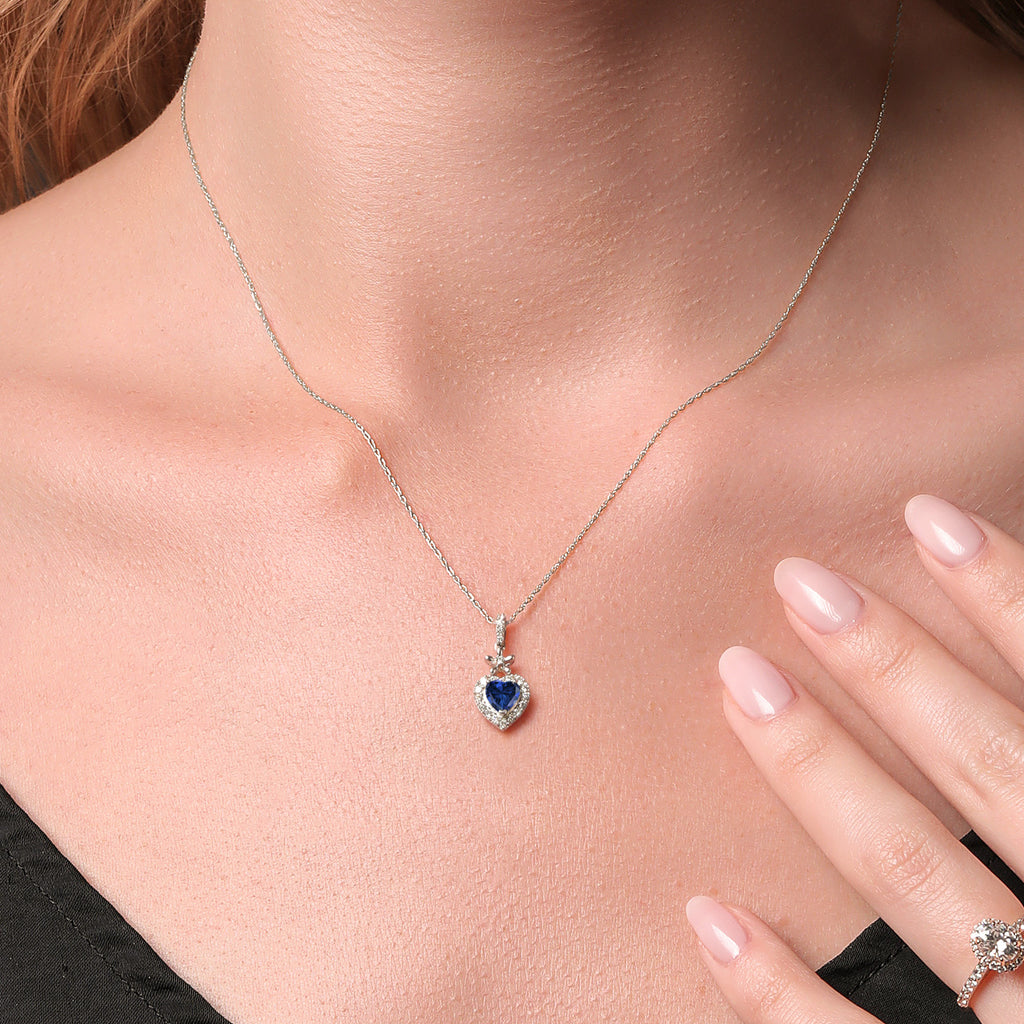 Pendant in 10K White Gold