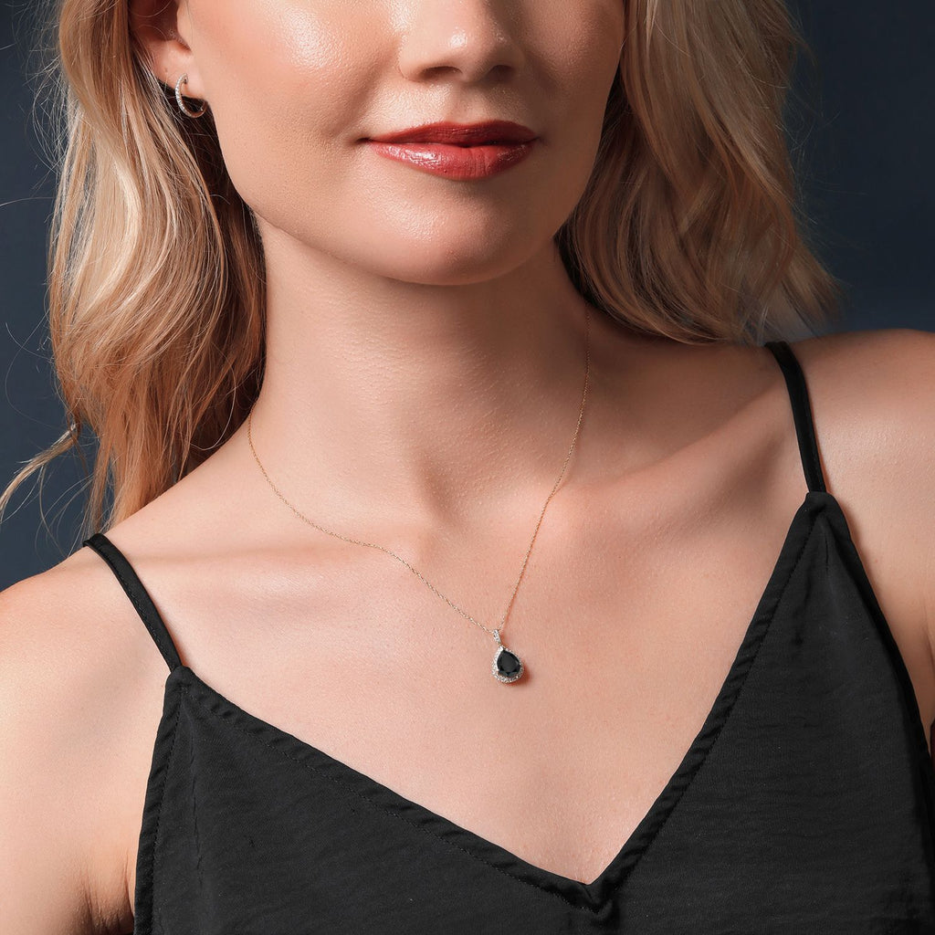 Onyx - December_Pendant in 10K Yellow Gold