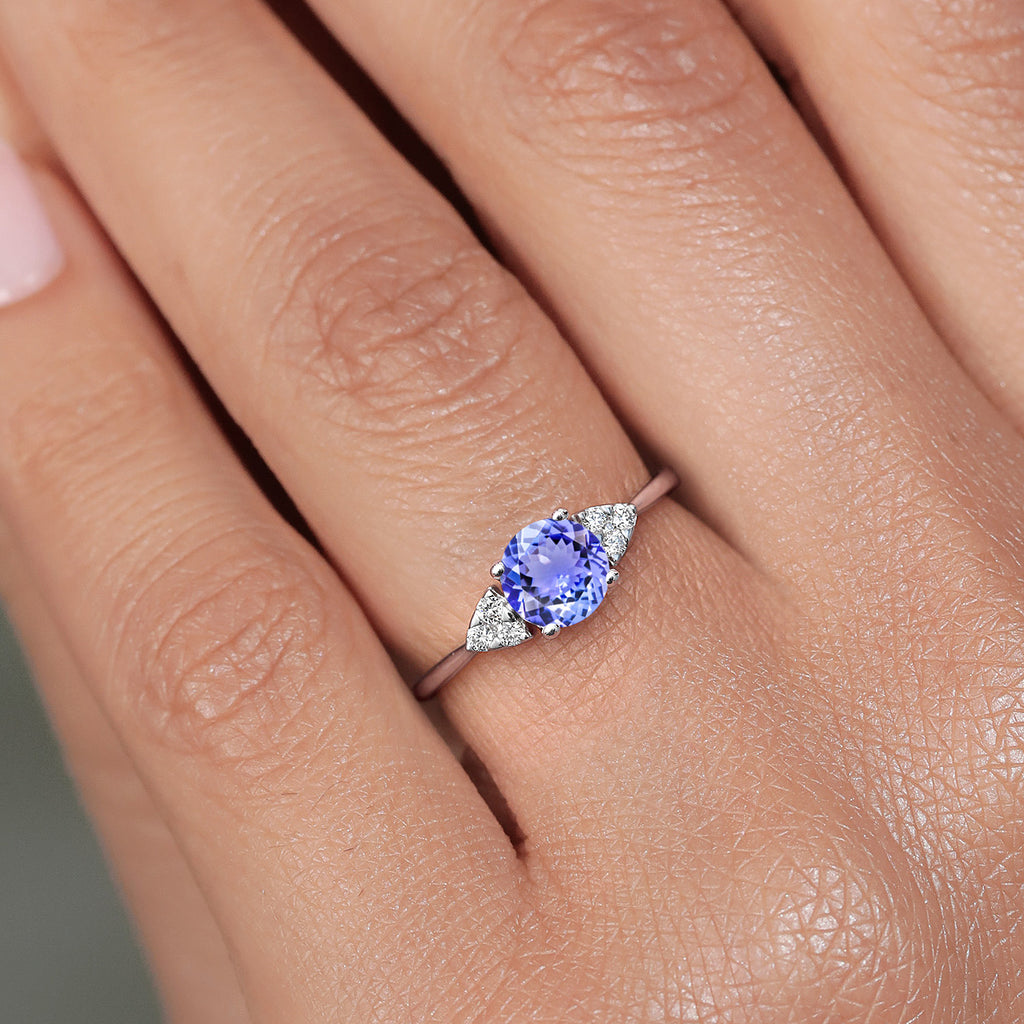 Tanzanite and Lab Grown Diamond_8_Ring in 14K White Gold