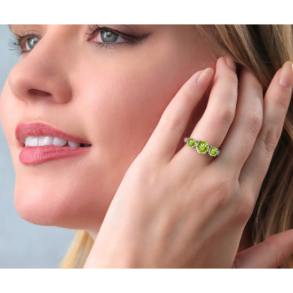 Peridot_7_Ring in 925 Sterling Silver