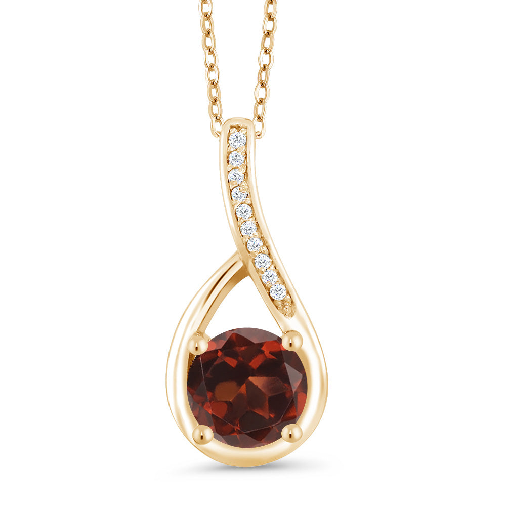 Garnet - January_Yellow Gold Plated Silver_Pendant in Yellow Gold Plated Silver