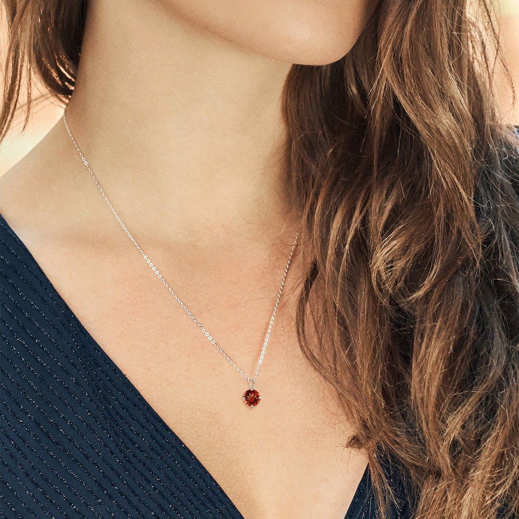 Garnet - January_Pendant in 925 Sterling Silver