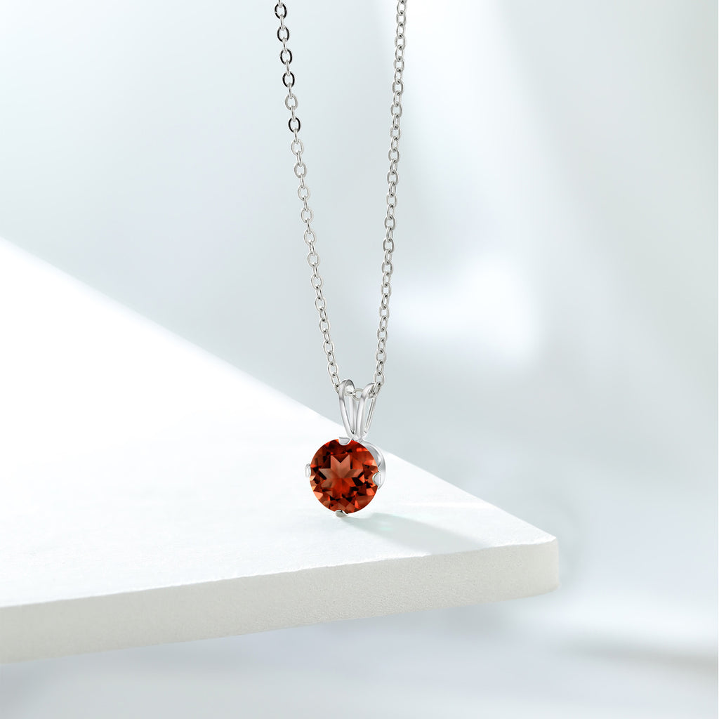 Garnet - January_Pendant in 925 Sterling Silver