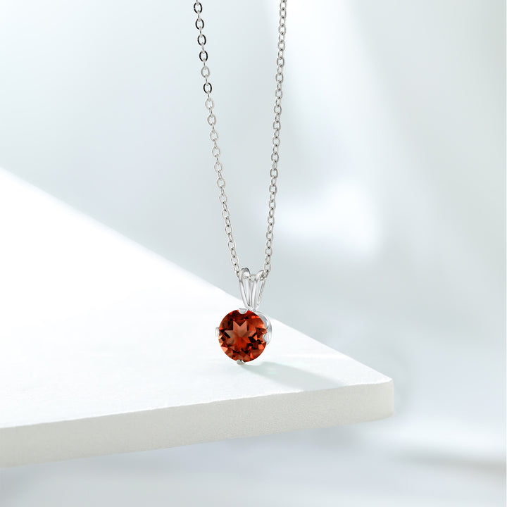 Garnet - January_Pendant in 925 Sterling Silver