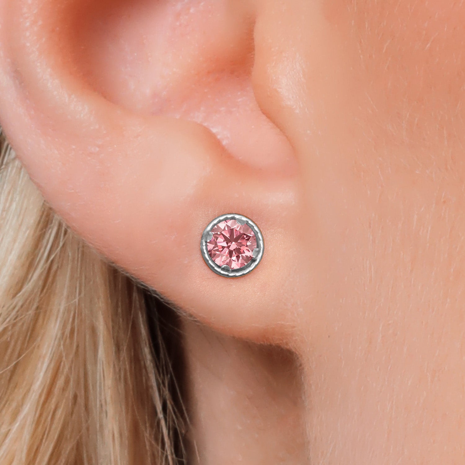 Earrings in 14K White Gold