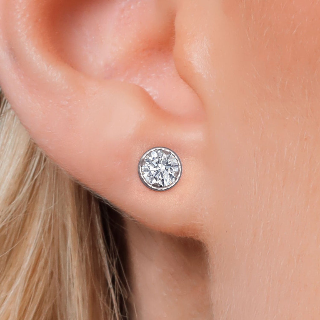 Earrings in 14K White Gold