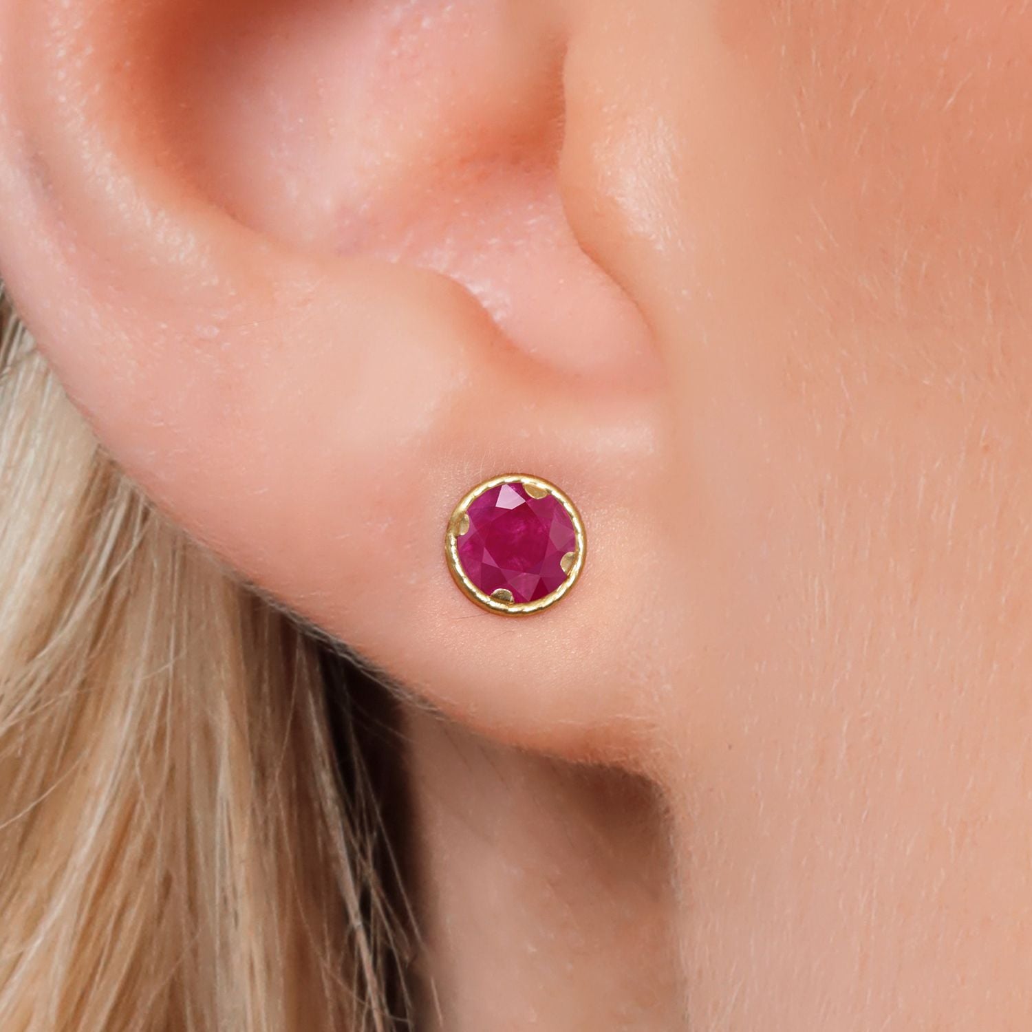 Earrings in 14K Yellow Gold