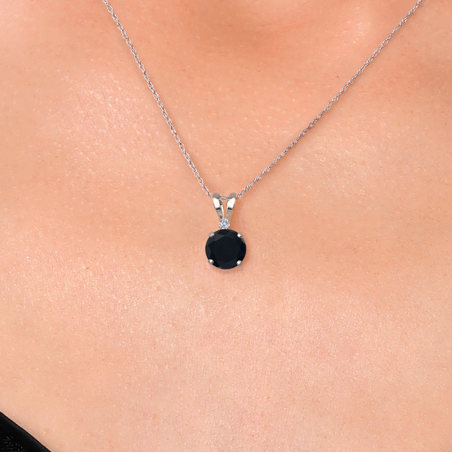 Pendant in 14K White Gold