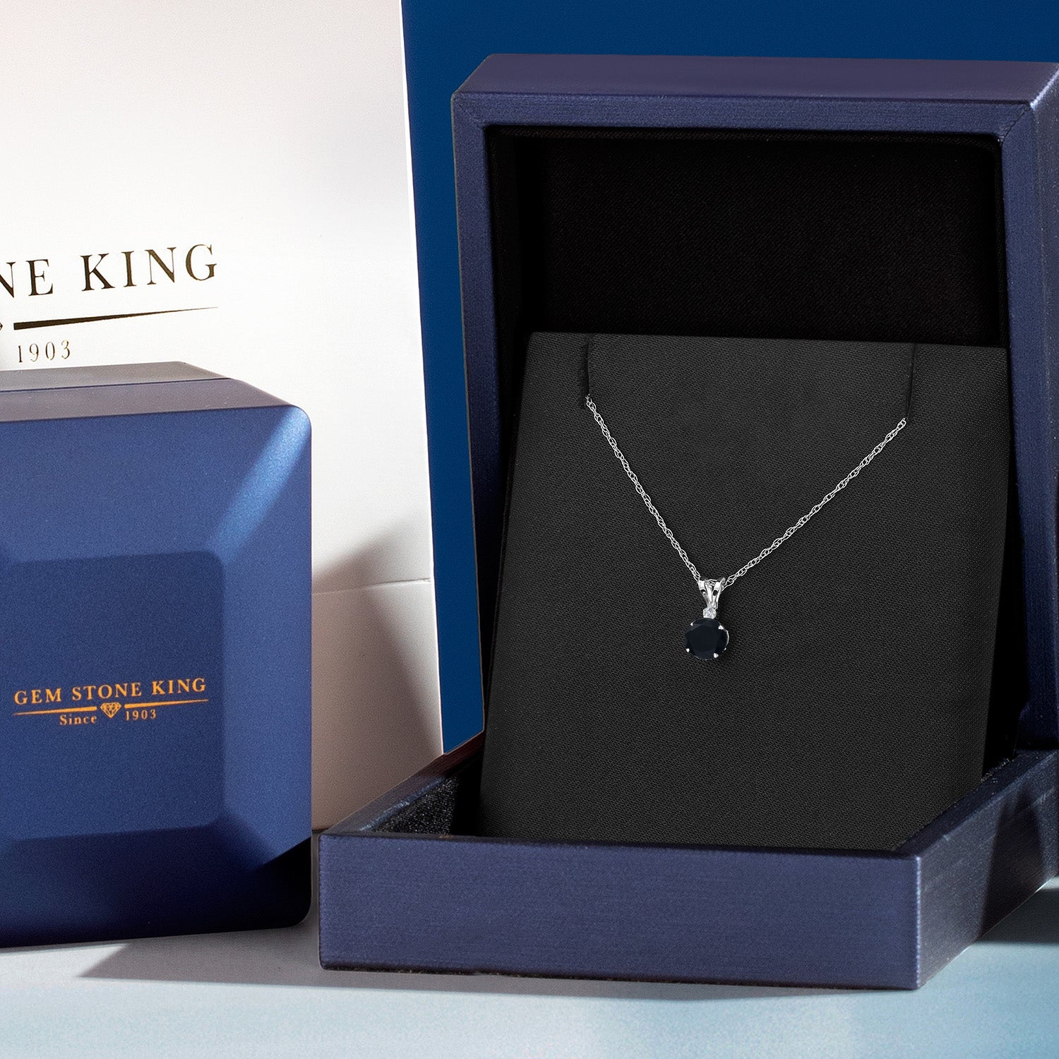 Pendant in 14K White Gold
