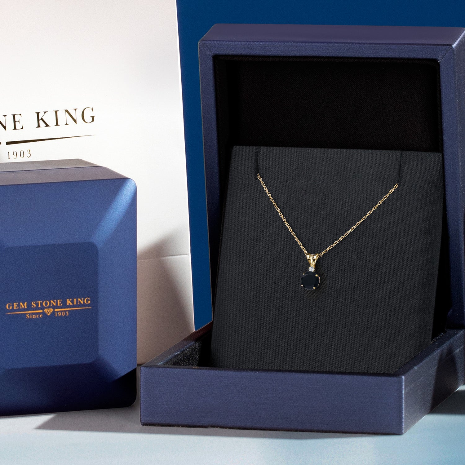 Pendant in 14K Yellow Gold