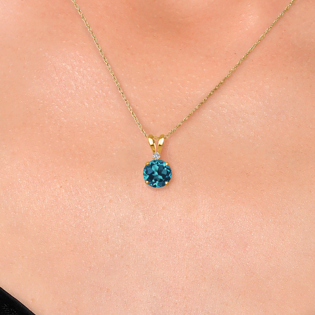 Pendant in 14K Yellow Gold