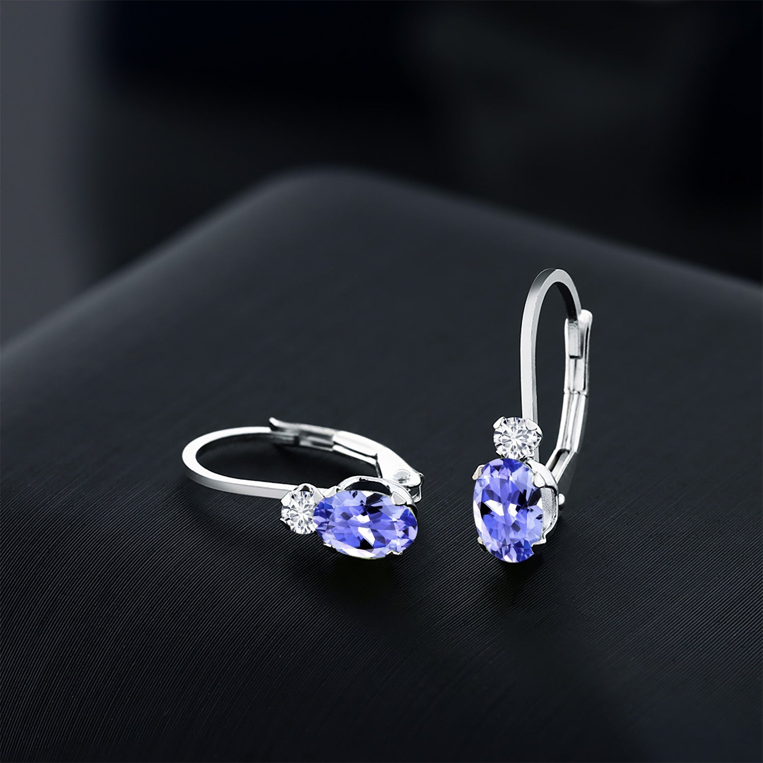 Earrings in 14K White Gold