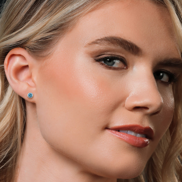 Earrings in 14K White Gold