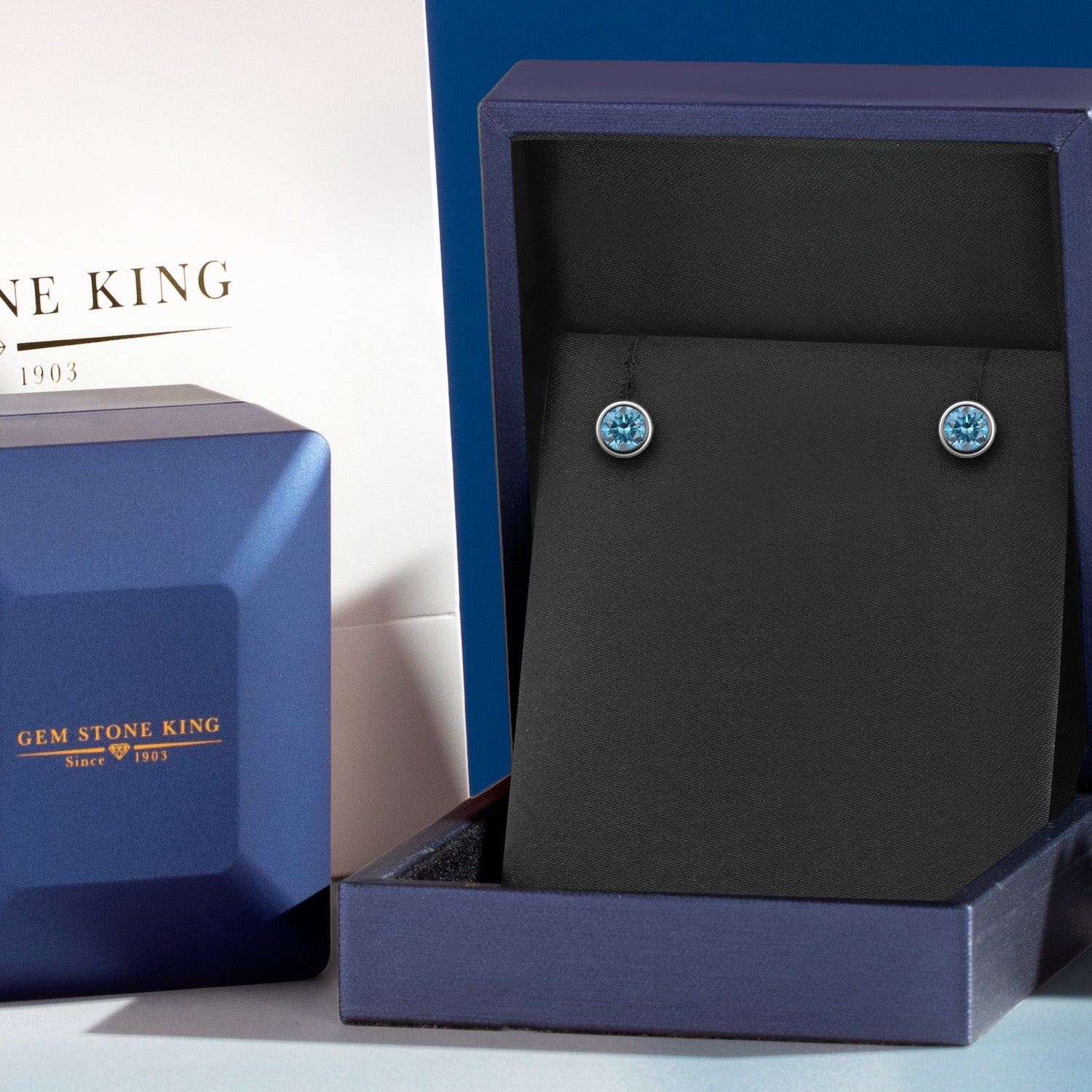 Earrings in 14K White Gold