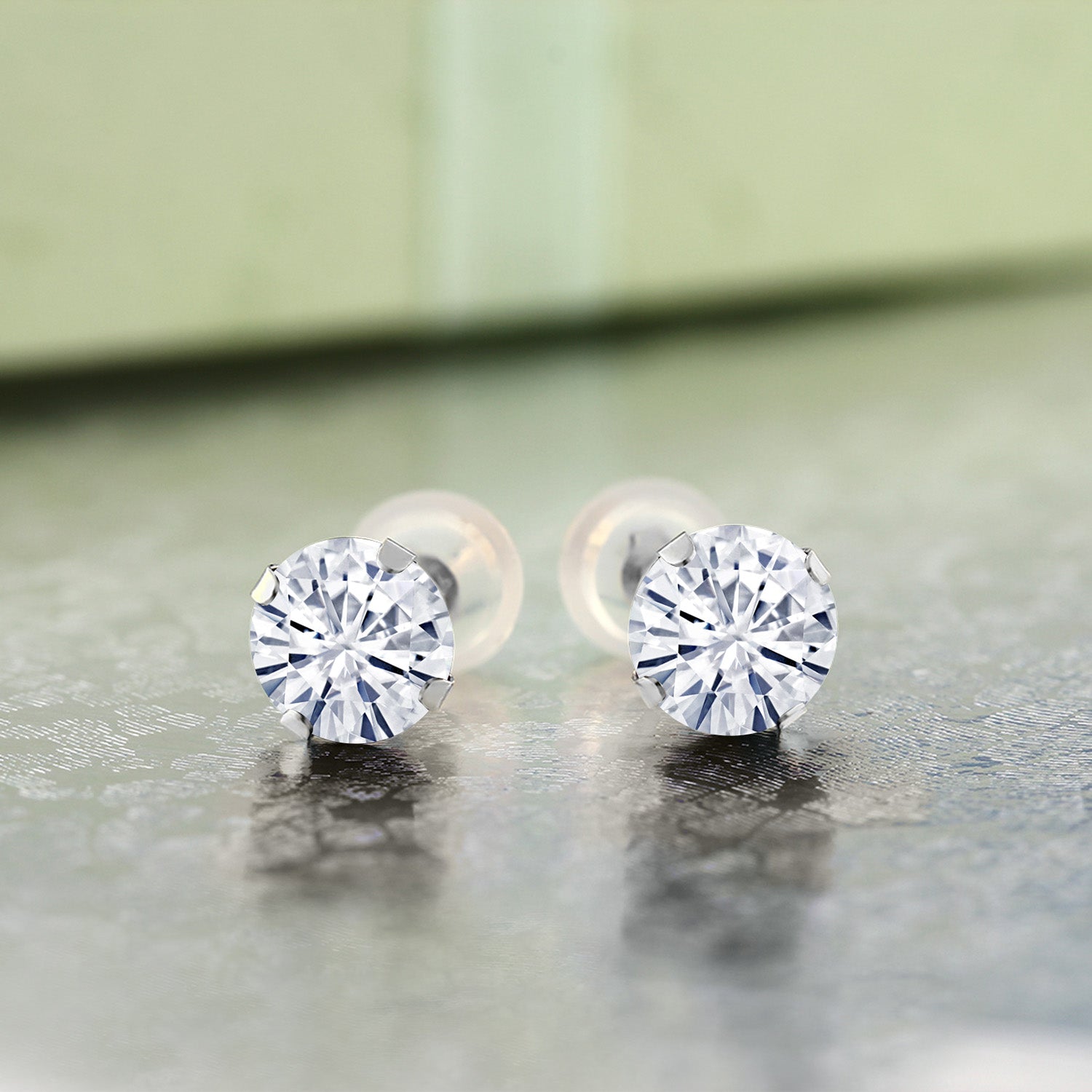Earrings in 14K White Gold